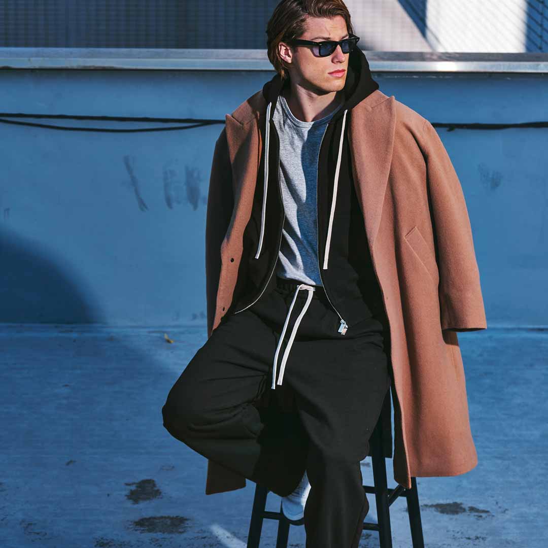 GSC「01 ZIP HOODIE」ブラック　着用モデル