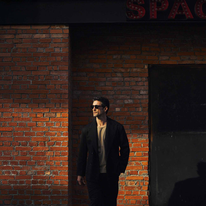 チェストカーブネックTシャツ「ZEFIRO(ぜフィーロ)」