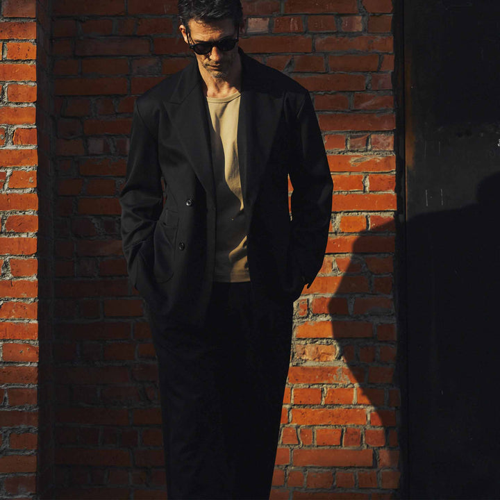 チェストカーブネックTシャツ「ZEFIRO(ぜフィーロ)」