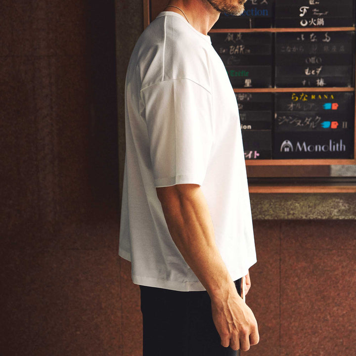 大人オーバーサイズTシャツ「BOX」モデル着用　サイド