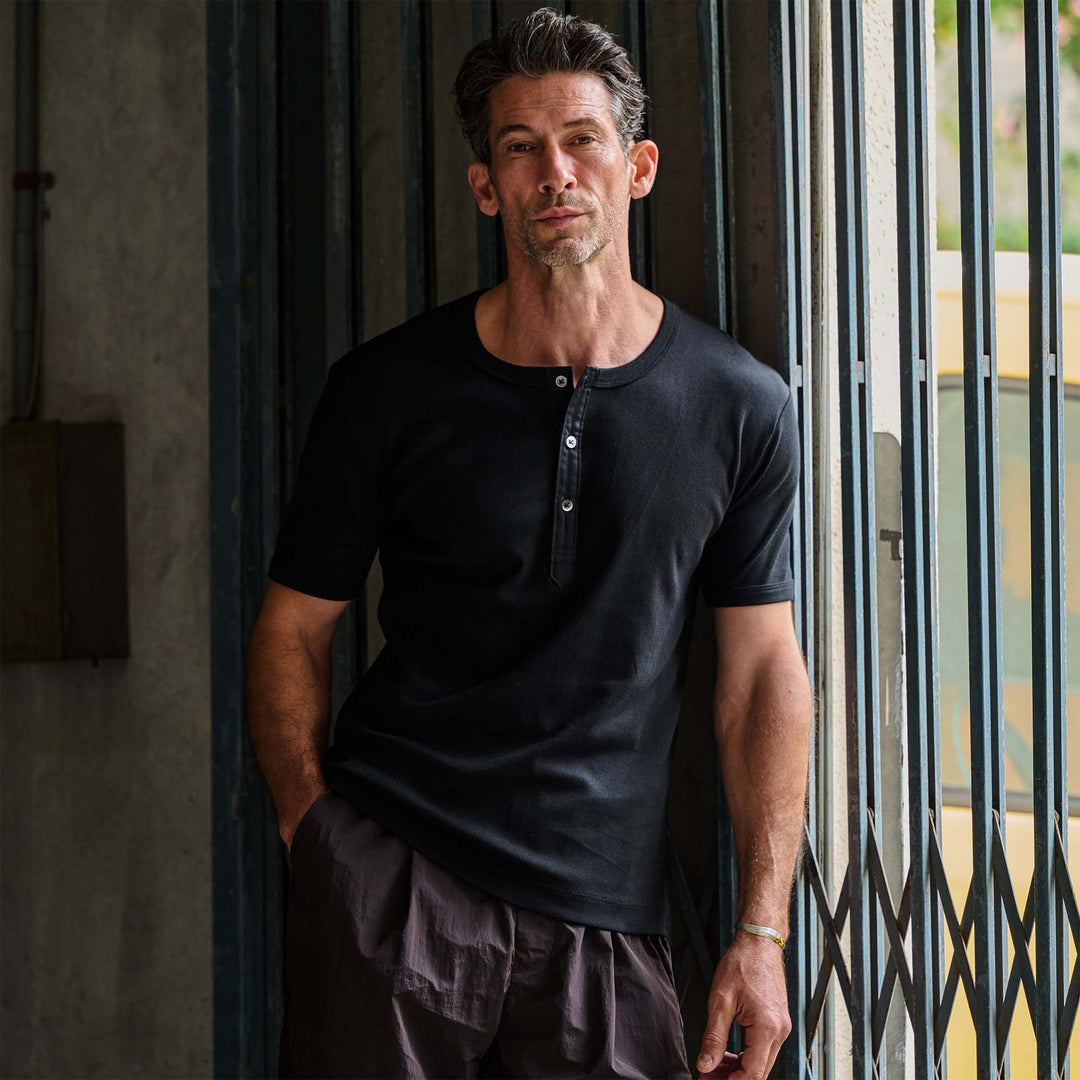 大人ヘンリーネックTシャツ「GAVIN」