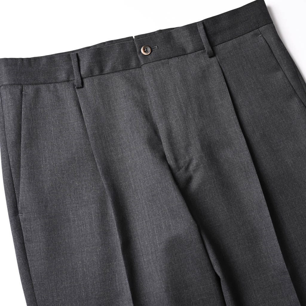 大人ON/OFF スラックス「LIBRA MILANO(リブラ ミラノ)」物カット　ディテール