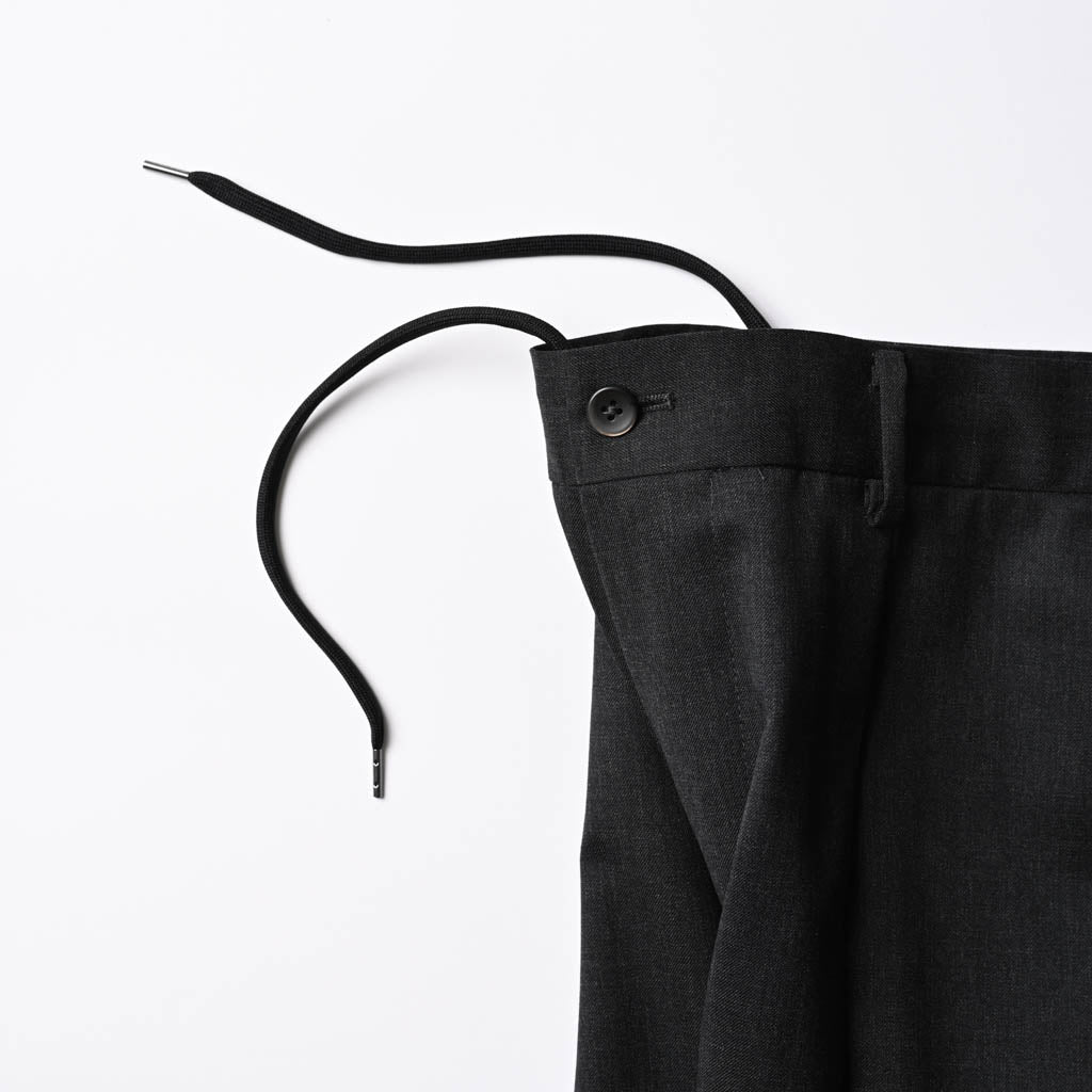 大人ON/OFF スラックス「LIBRA MILANO(リブラ ミラノ)」物カットディテール