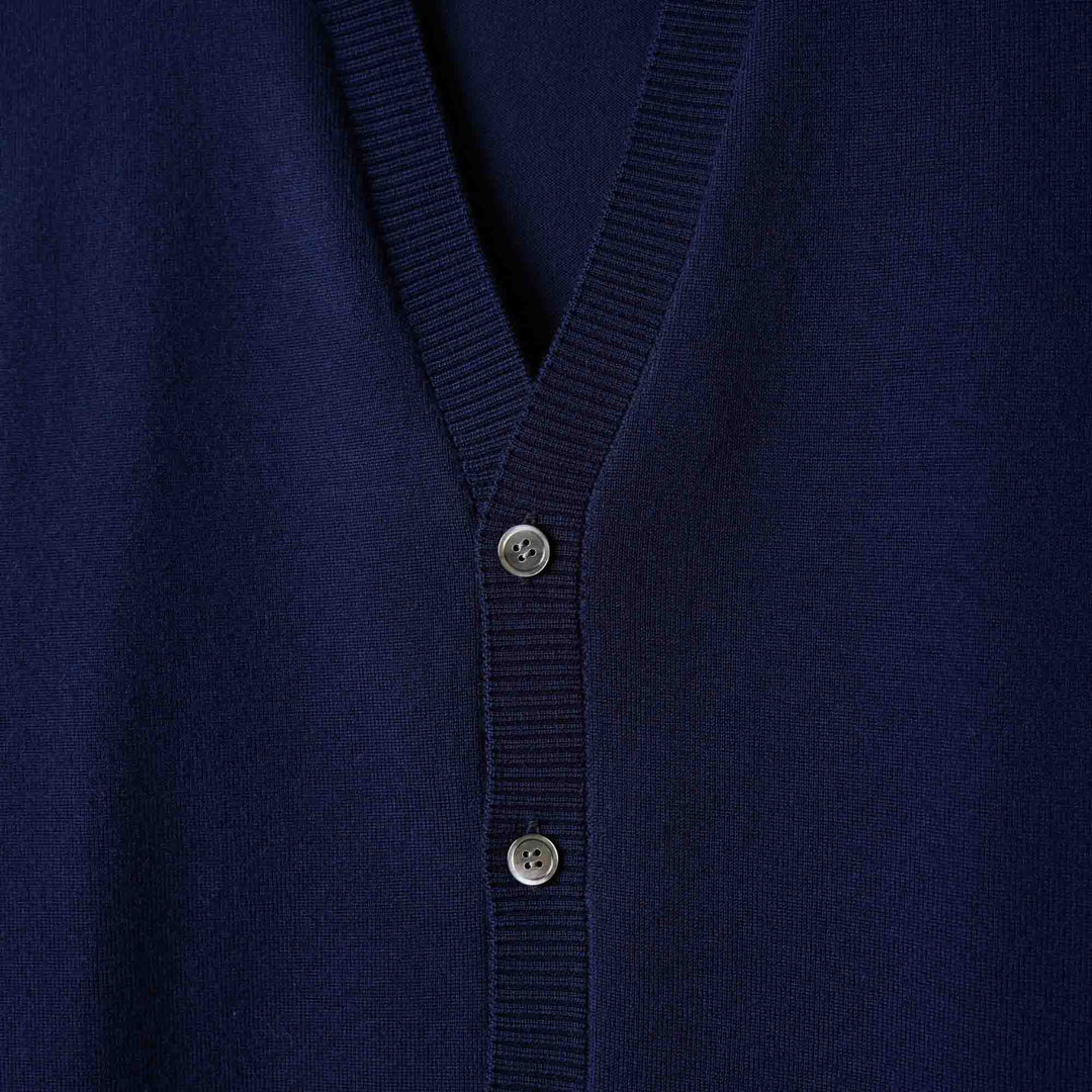 ワイドVネックカーディガン「ROY(ロイ)」ネイビー　ディテールカット