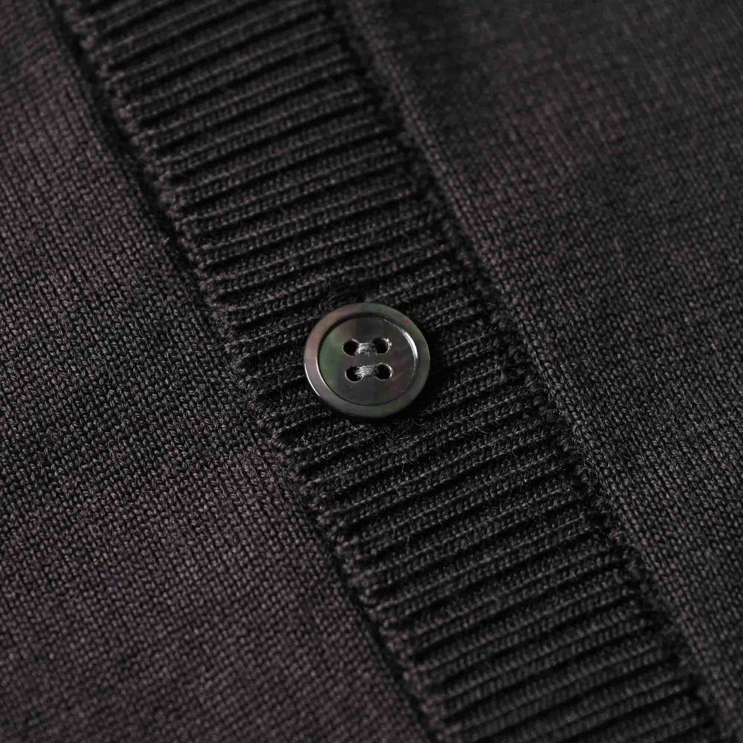 ワイドVネックカーディガン「ROY(ロイ)」ボタン　ディテール