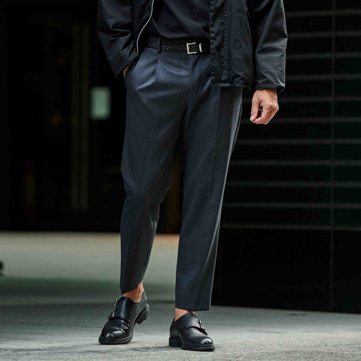 大人ON/OFF スラックス「LIBRA MILANO(リブラ ミラノ)」フロント　モデルディテール