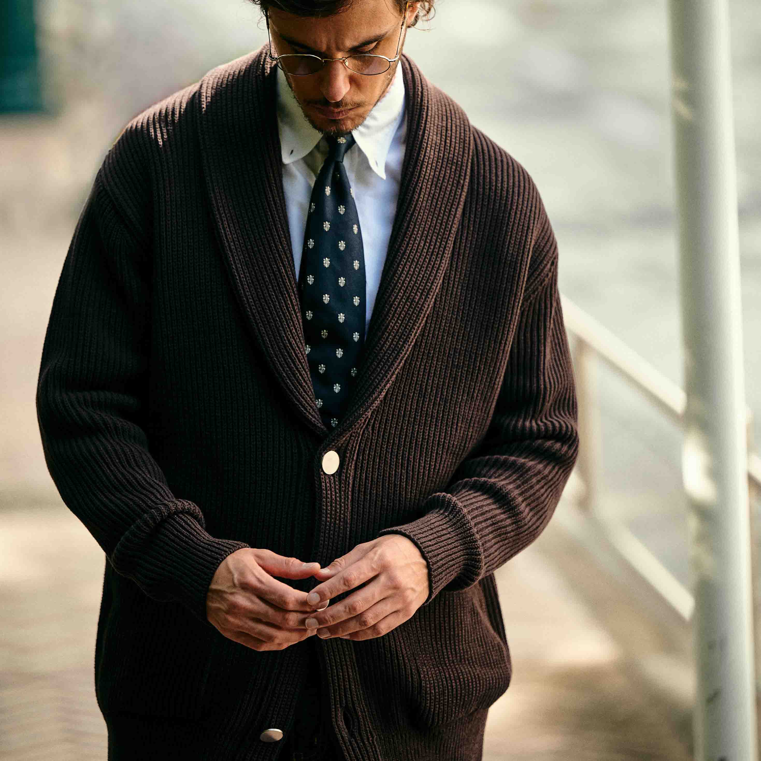 俺たち”の都会派モダンニット「THE WOOSTER CARDIGAN(ザ ウースター