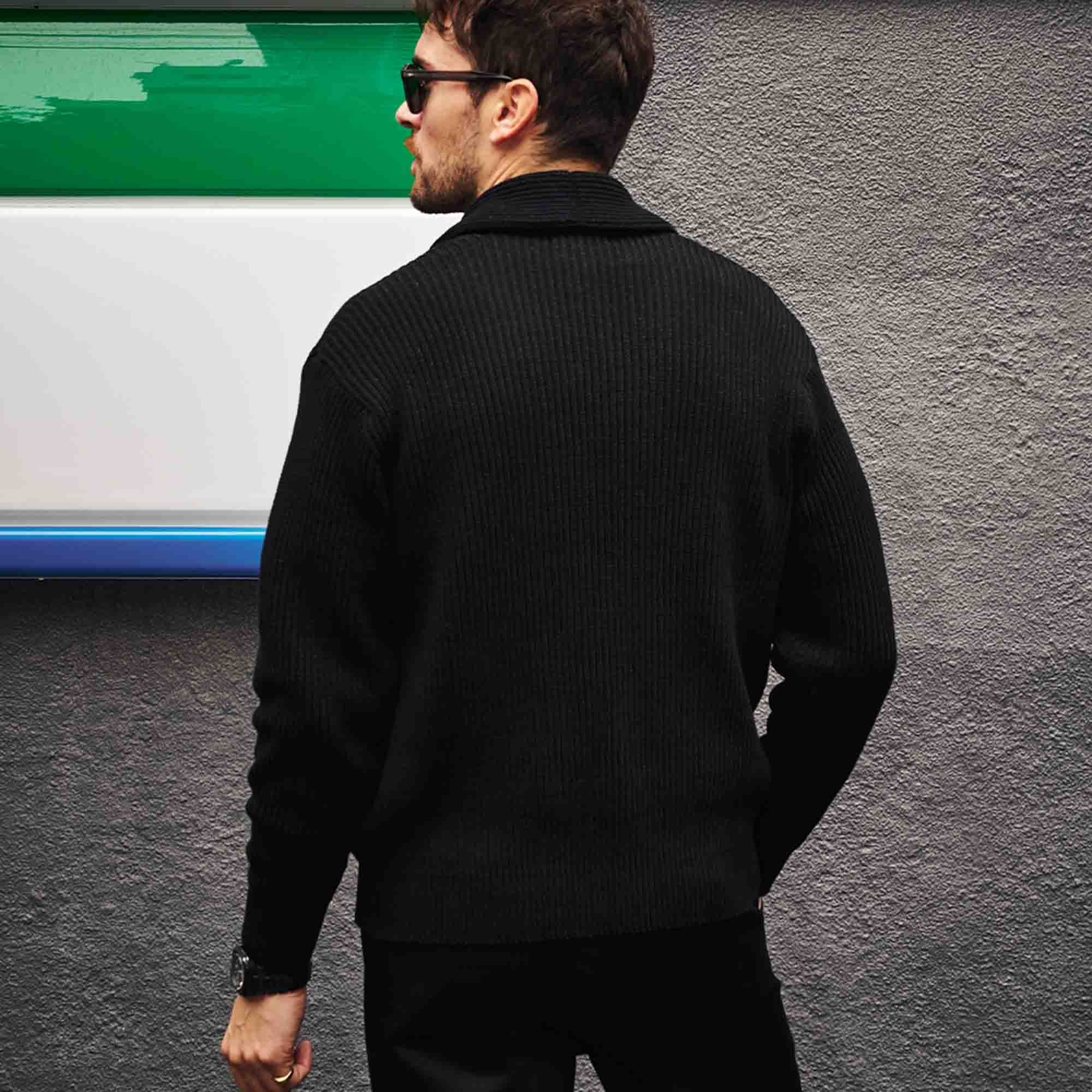 俺たち”の都会派モダンニット「THE WOOSTER 2B CARDIGAN」 – GENTLEMAN