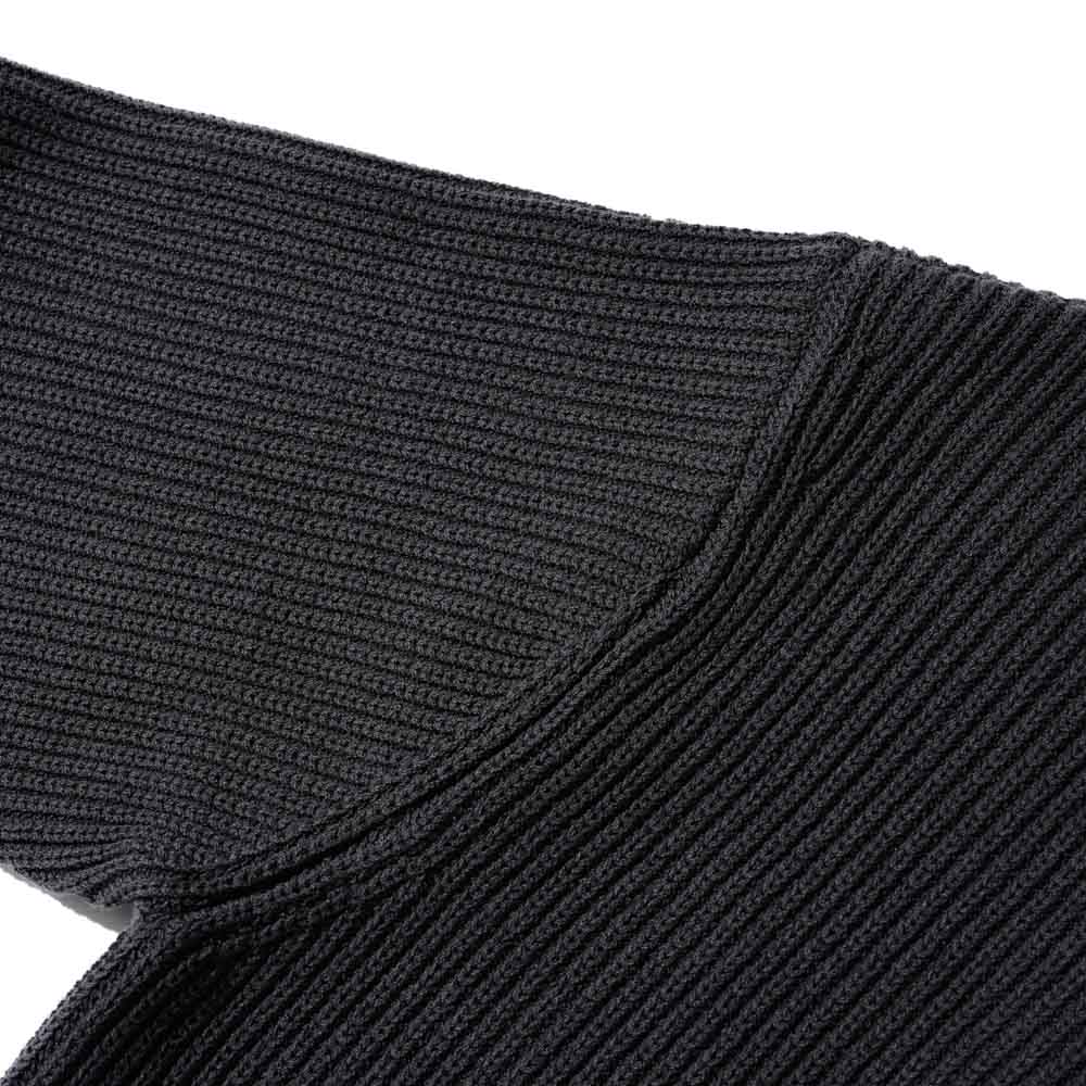 俺たち”の都会派モダンニット「THE WOOSTER SWEATER(ザ ウースター