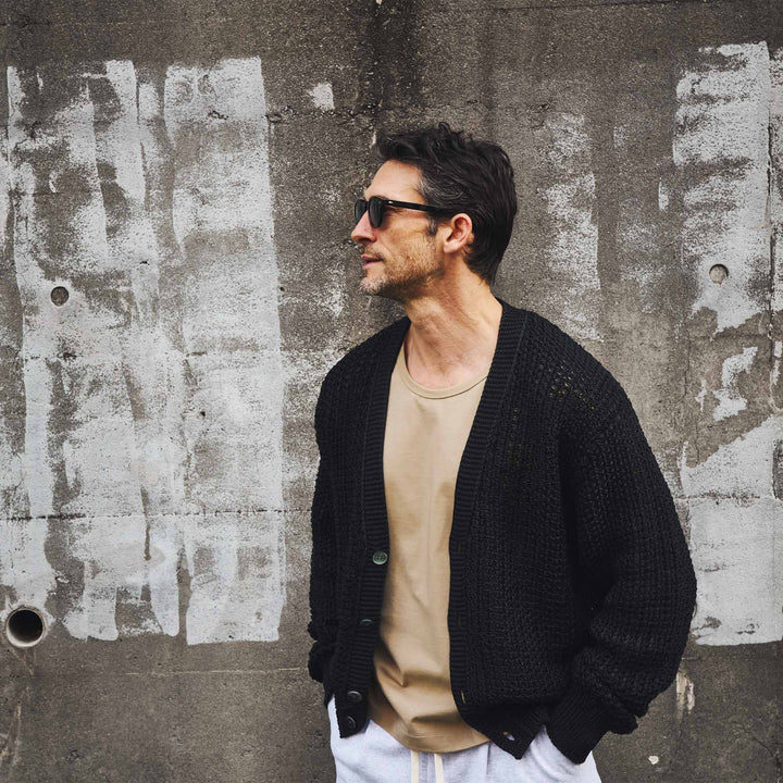 チェストカーブネックTシャツ「ZEFIRO(ぜフィーロ)」