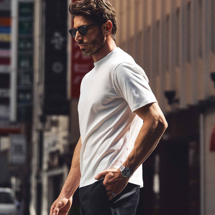 ドレスTシャツ「LEO SNUG」モデル着用