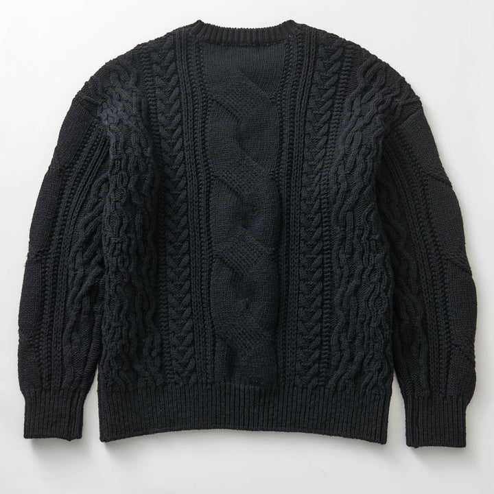 モダンケーブルニット「CROWN(クラウン)」ブラック　バック　物カット