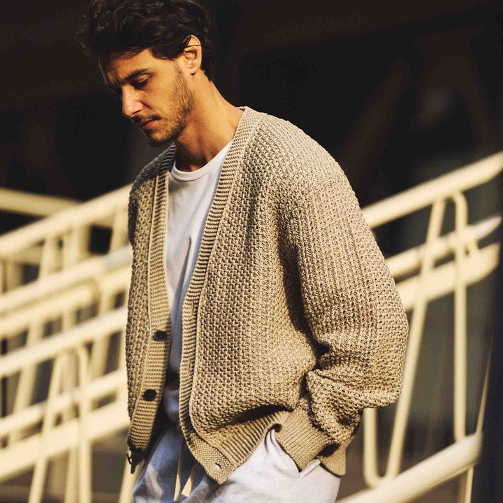 ザク編みカーディガン「ZEN(ゼン)」ベージュ　着用モデル　ディテール