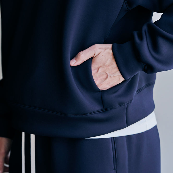 NIGHT Ⅱ　ネイビー　ポケット寄り着用カット