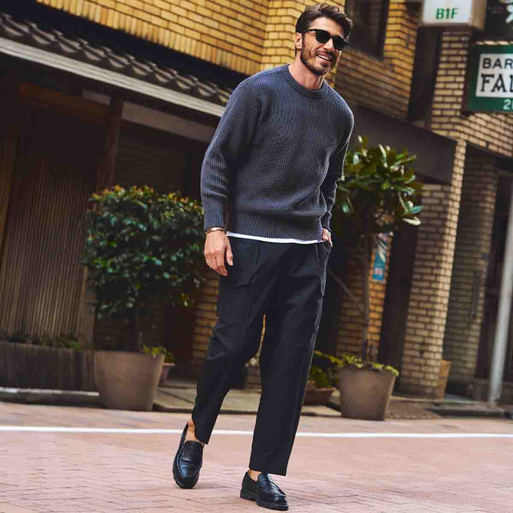 カーゴスラックス「LIBRA CARGO No.4(リブラ カーゴ No.4)」ブラック　着用モデル